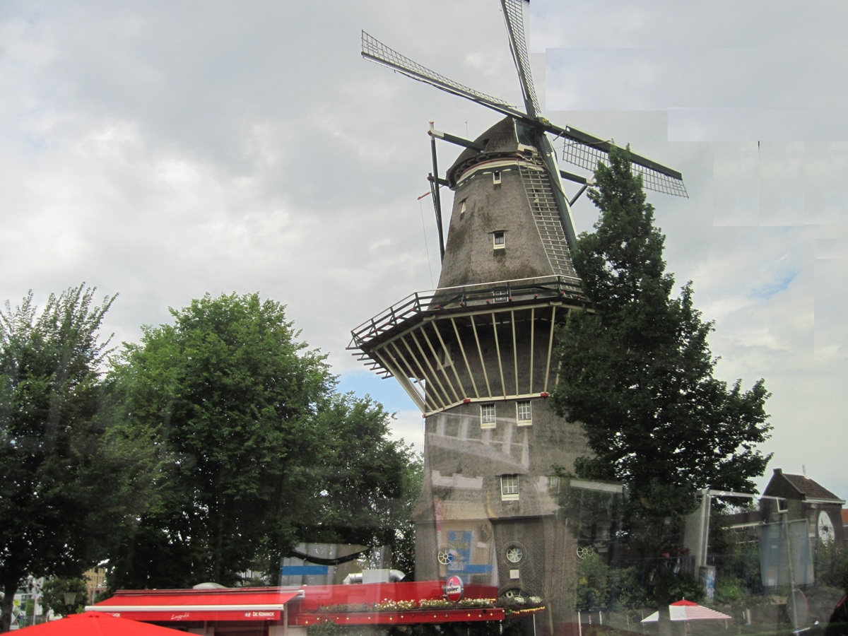 5- Amsterdam- Mulino a vento poco distante dal centro- si chiama Mulino De Gooyer risalente al 1725